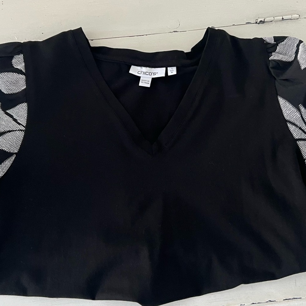Chico's Black Jacquard Puff Sleeve Tee - Picture 2 of 6